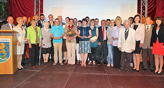 Erste Ehrenamtcards vergeben (Foto: Karl-Heinz Herrmann) Erste Ehrenamtcards vergeben (Foto: Karl-Heinz Herrmann)