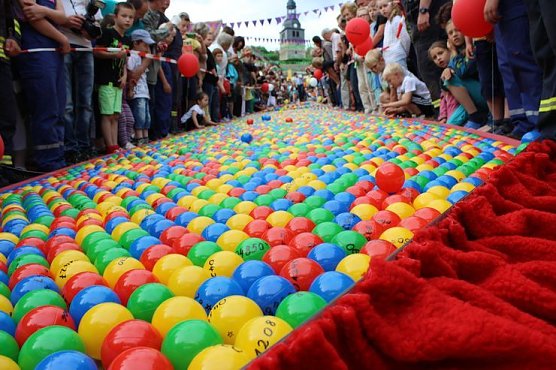 &Uuml;ber 3.000 B&auml;lle rollten  (Foto: Karl-Heinz Herrmann)
