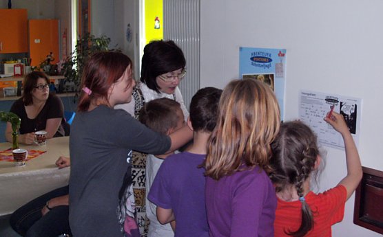 Literarische Schnitzeljagd im Freizeitzentrum (Foto: Freizeitzentrum Artern) Literarische Schnitzeljagd im Freizeitzentrum (Foto: Freizeitzentrum Artern)