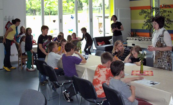 Literarische Schnitzeljagd im Freizeitzentrum (Foto: Freizeitzentrum Artern) Literarische Schnitzeljagd im Freizeitzentrum (Foto: Freizeitzentrum Artern)