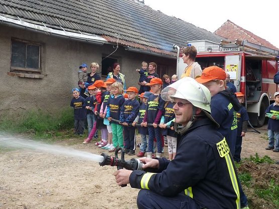 Gemeinsam Brand gel&ouml;scht (Foto: Karl-Heinz Herrmann)