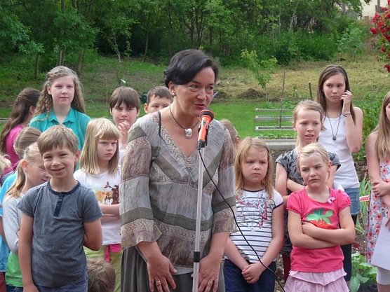 Schulgarten eingeweiht (Foto: Karl-Heinz Herrmann)