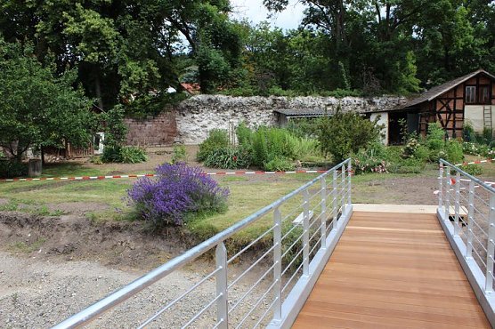 Feierliche Erweiterung (Foto: Karl-Heinz Herrmann) Feierliche Erweiterung (Foto: Karl-Heinz Herrmann)