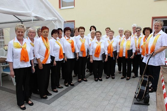 Feierliche Erweiterung (Foto: Karl-Heinz Herrmann) Feierliche Erweiterung (Foto: Karl-Heinz Herrmann)