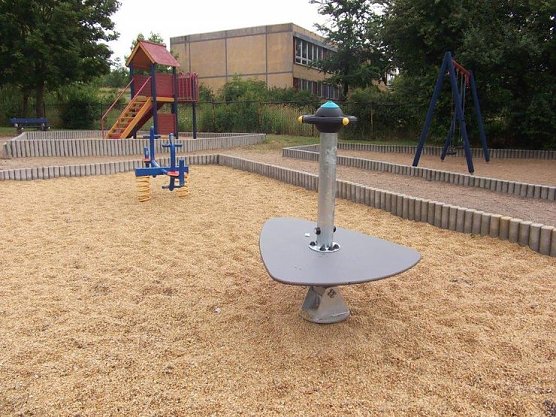 Neue Spielgeräte (Foto: Stadt Sondershausen) Neue Spielgeräte (Foto: Stadt Sondershausen)