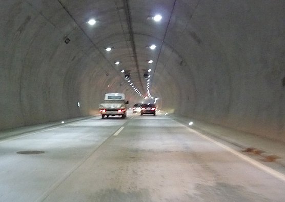 Schm&uuml;cketunnel Einfahrt (Foto: Karl-Heinz Herrmann)