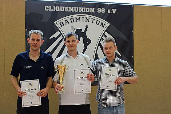 Erfolgreich 1. Freizeitturnier gemeistert (Foto: Karl-Heinz Herrmann) Erfolgreich 1. Freizeitturnier gemeistert (Foto: Karl-Heinz Herrmann)