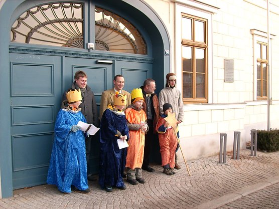 Sternsinger vor Landratsamt 2008 (Foto: Karl-Heinz Herrmann)
