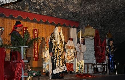 Kinderfestival zum Ferienstart (Foto: Höhlentheater) Kinderfestival zum Ferienstart (Foto: Höhlentheater)