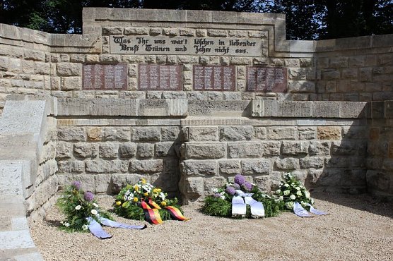 Der Opfer gedacht (Foto: Karl-Heinz Herrmann) Der Opfer gedacht (Foto: Karl-Heinz Herrmann)