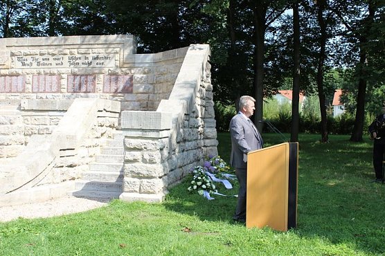 Der Opfer gedacht (Foto: Karl-Heinz Herrmann) Der Opfer gedacht (Foto: Karl-Heinz Herrmann)
