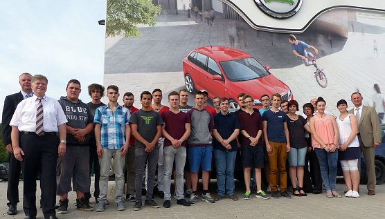 20 neue Azubis: 15 Mechatroniker, zwei Lackierer und vier B&uuml;rokaufleute (Foto: nnz)