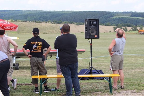 Morgen große Flugschau (Foto: Karl-Heinz Herrmann) Morgen große Flugschau (Foto: Karl-Heinz Herrmann)