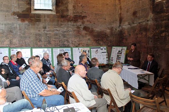 Wahl: Gespr&auml;chsrunde in G&ouml;llingen (Foto: Wahlkreisb&uuml;ro Gudrun Holbe)