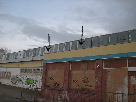 Farbreste im Östertal verteilt (Foto: Karl-Heinz Herrmann) Farbreste im Östertal verteilt (Foto: Karl-Heinz Herrmann)