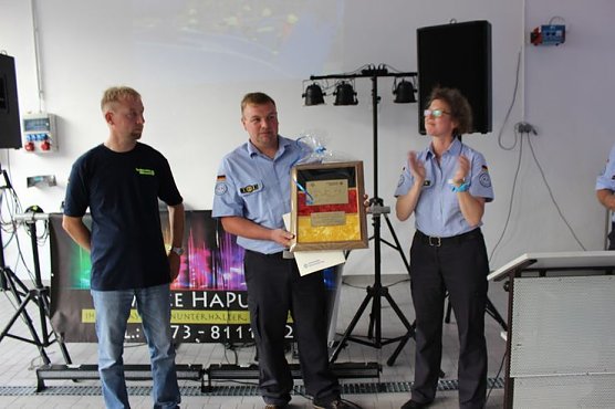 THW famili&auml;r gefeiert (Foto: Karl-Heinz Herrmann)