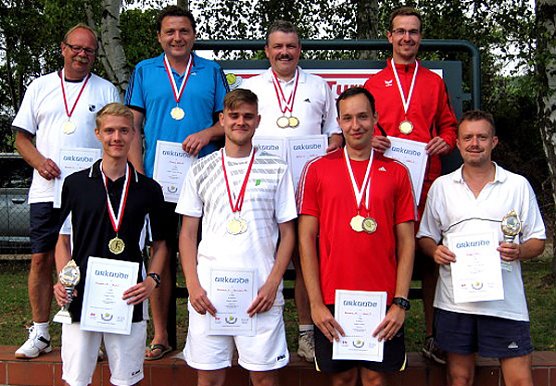  Die Sieger und Platzierten (Foto: Frank Thiel)