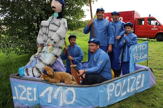 Besuchermagnet Wipperbootrennen (Foto: Karl-Heinz Herrmann)