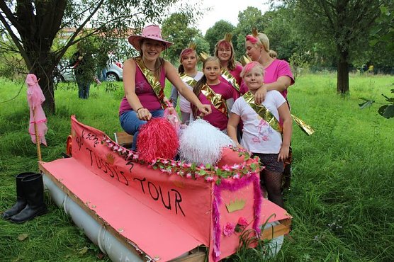 Besuchermagnet Wipperbootrennen (Foto: Karl-Heinz Herrmann)
