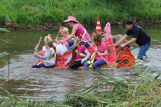 Besuchermagnet Wipperbootrennen (Foto: Karl-Heinz Herrmann)