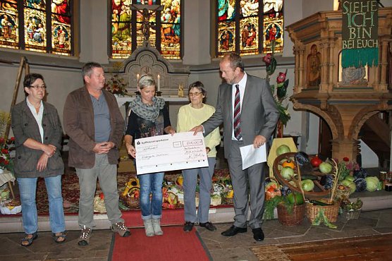 Spende f&uuml;r die Kita (Foto: Karl-Heinz Herrmann)