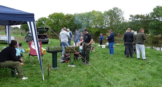 Familienangeln an der Unstrut (Foto: Stadt Bad Frankenhausen)