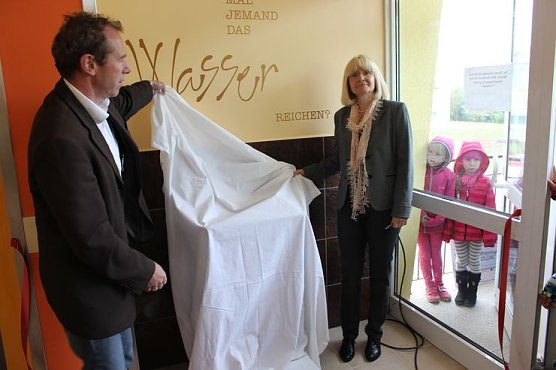 Ein Trinkbrunnen für die Grundschule (Foto: Karl-Heinz Herrmann) Ein Trinkbrunnen für die Grundschule (Foto: Karl-Heinz Herrmann)
