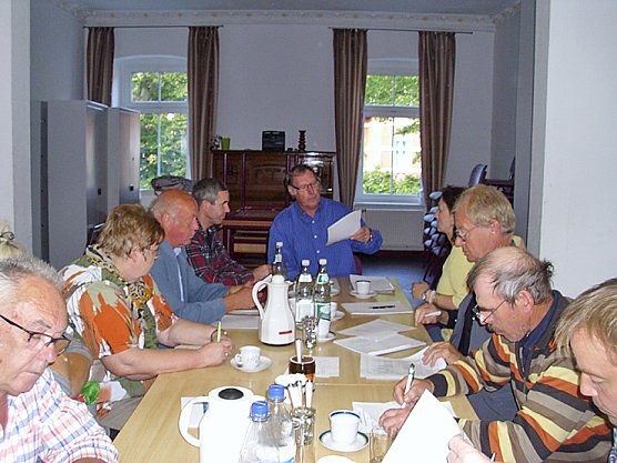 Beratungen des erweiterten Vorstandes der Gartenfreunde (Foto: Thomas Leipold) Beratungen des erweiterten Vorstandes der Gartenfreunde (Foto: Thomas Leipold)