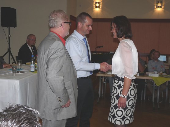 Verpflichtung vorgenommen (Foto: Karl-Heinz Herrmann)