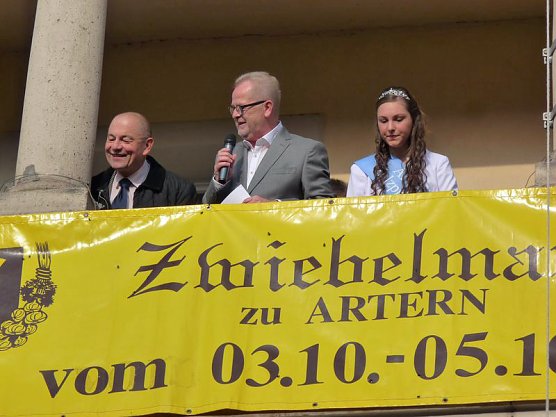 Zwiebeln über Zwiebeln (Foto: Karl-Heinz Herrmann) Zwiebeln über Zwiebeln (Foto: Karl-Heinz Herrmann)