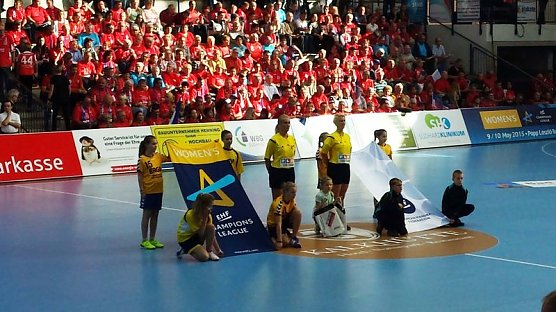 Unterstützung bei Champions League (Foto: Stadt Bad Frankenhausen) Unterstützung bei Champions League (Foto: Stadt Bad Frankenhausen)