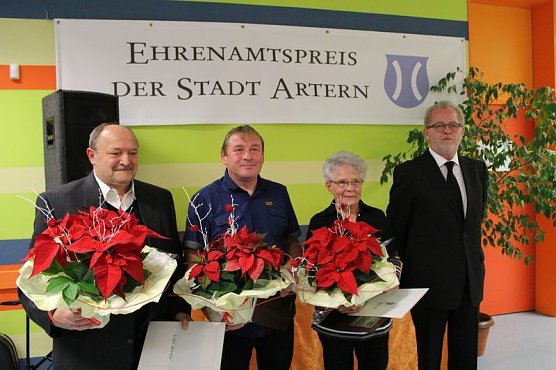 Ehrenamtspreise in Artern verliehen (Foto: Karl-Heinz Herrmann) Ehrenamtspreise in Artern verliehen (Foto: Karl-Heinz Herrmann)