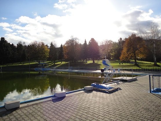Freibad in Großfurra winterfest (Foto: Badesportverein Großfurra) Freibad in Großfurra winterfest (Foto: Badesportverein Großfurra)