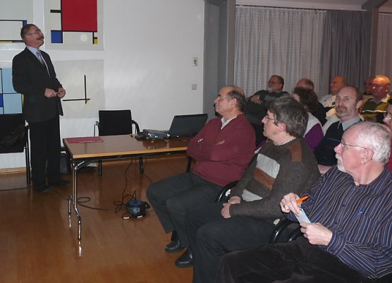 Vortrag Ausgrabungen Frauenberg (Foto: Karl-Heinz Herrmann) Vortrag Ausgrabungen Frauenberg (Foto: Karl-Heinz Herrmann)