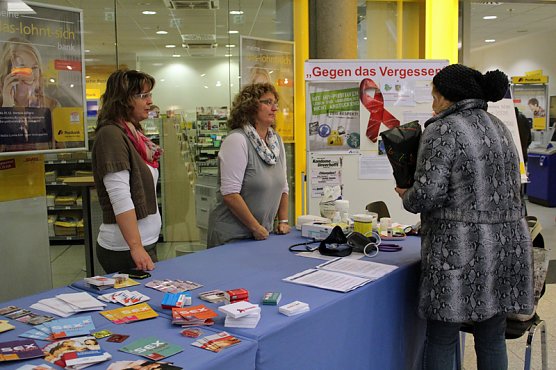 Nicht nur Beratung über AIDS (Foto: Karl-Heinz Herrmann) Nicht nur Beratung über AIDS (Foto: Karl-Heinz Herrmann)