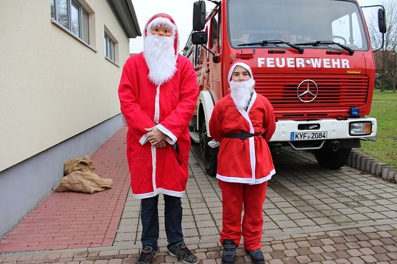Auch in Jecha war der Weihnachtsmann (Foto: Karl-Heinz Herrmann)