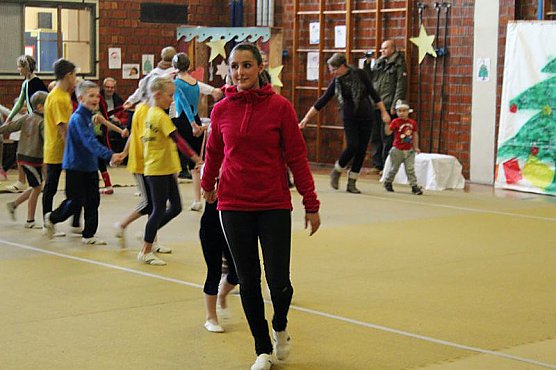 Bereits 16. Weihnachtsturnen (Foto: Karl-Heinz Herrmann) Bereits 16. Weihnachtsturnen (Foto: Karl-Heinz Herrmann)