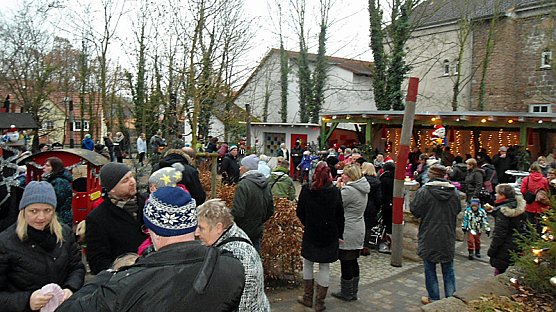 Gemütlicher Weihnachtsmarkt in der Kindervilla (Foto: Kindervilla Bad Frankenhausen) Gemütlicher Weihnachtsmarkt in der Kindervilla (Foto: Kindervilla Bad Frankenhausen)