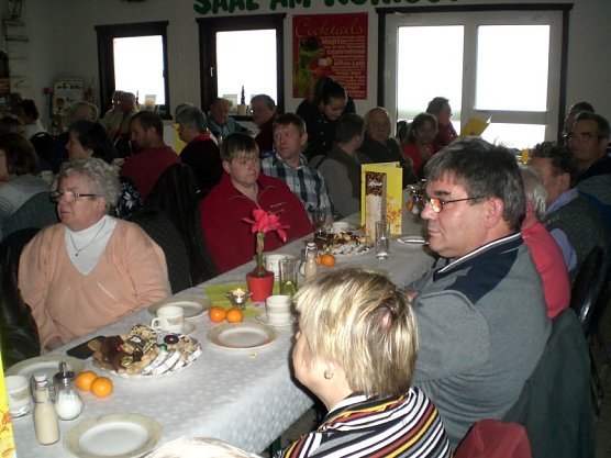 Weihnachtsfeier des VdK OV Artern (Foto: Ina Römer) Weihnachtsfeier des VdK OV Artern (Foto: Ina Römer)