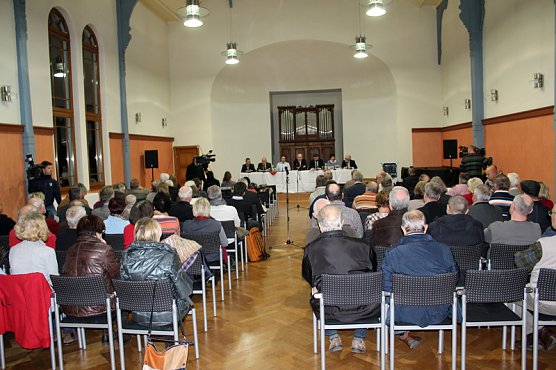 Keinen Konsens auf Bürgerversammlung gefunden (Foto: Karl-Heinz Herrmann) Keinen Konsens auf Bürgerversammlung gefunden (Foto: Karl-Heinz Herrmann)
