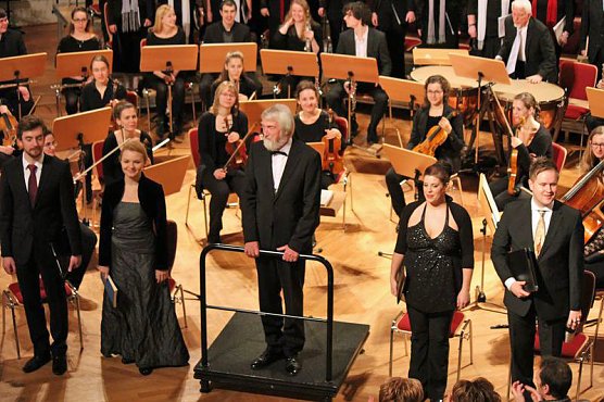 Stimmungsvoll Jauchzet, frohlocket (Foto: Karl-Heinz Herrmann) Stimmungsvoll Jauchzet, frohlocket (Foto: Karl-Heinz Herrmann)