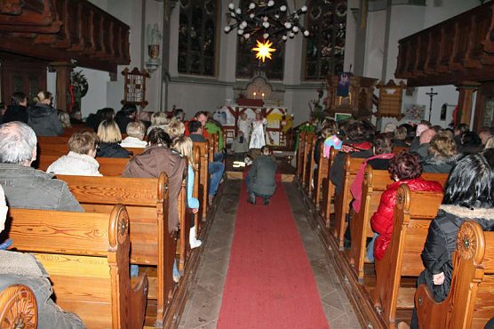 Krippenspiel und Weihnachtsmarkt (Foto: Karl-Heinz Herrmann)