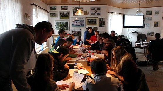 Rekordteilnehmerzahl bei Schiedsrichterausbildung (Foto: Nordthüringer Fußballverband) Rekordteilnehmerzahl bei Schiedsrichterausbildung (Foto: Nordthüringer Fußballverband)