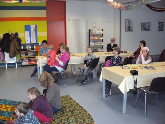 Eröffnung des Leseclubs im Arterner Freizeitzentrum (Foto: Freizeizentrum Artern) Eröffnung des Leseclubs im Arterner Freizeitzentrum (Foto: Freizeizentrum Artern)