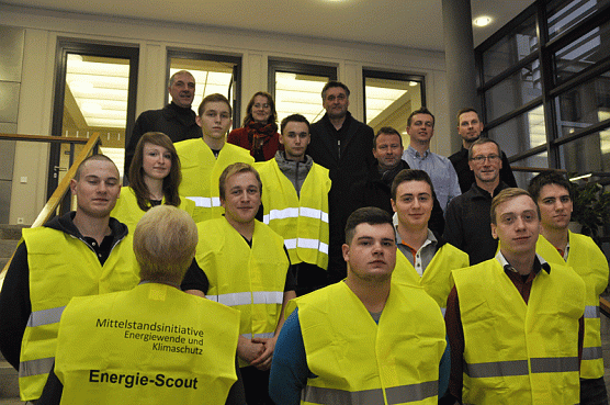 Erste Thüringer Azubis zu Energie-Scouts gekürt (Foto: IHK erfurt) Erste Thüringer Azubis zu Energie-Scouts gekürt (Foto: IHK erfurt)