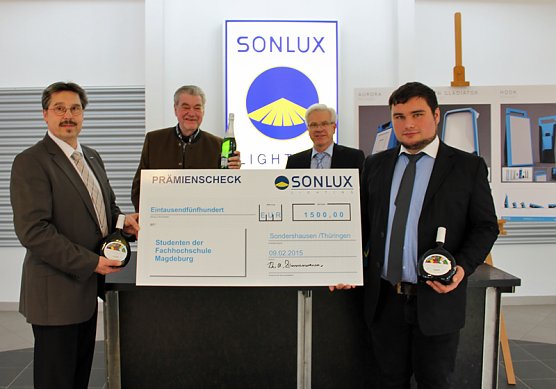 Fruchtbare Zusammenarbeit von Profis und Studenten (Foto: Karl-Heinz Herrmann)