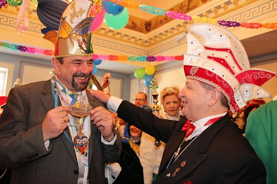 Kein richtiges Gruppenbild, aber Orden (Foto: Karl-Heinz Herrmann) Kein richtiges Gruppenbild, aber Orden (Foto: Karl-Heinz Herrmann)