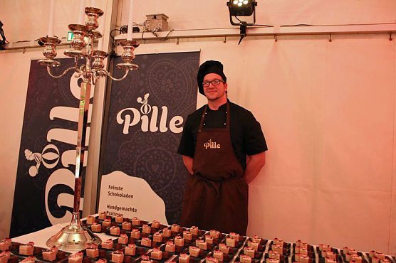 nnz/kn: Ballgefl&uuml;ster mit Premiere (Foto: Karl-Heinz Herrmann)