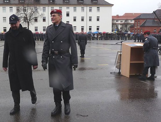 Gel&ouml;bnis der Rekruten in Sondershausen (Foto: Karl-Heinz Herrmann)