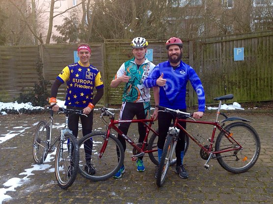 Vereinsmitglieder im Retro-Outfit (Foto: privat)